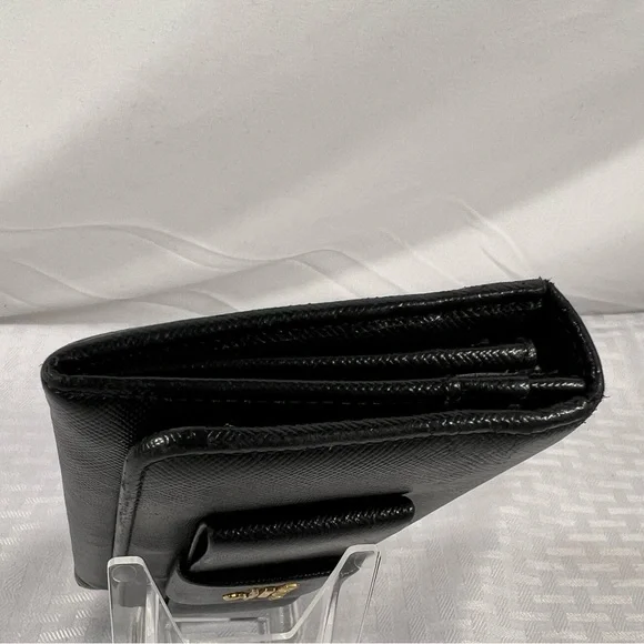 1057: Prada Black Saffiano Leather Bow Wallet – Made in Italy - Picture 6 of 16